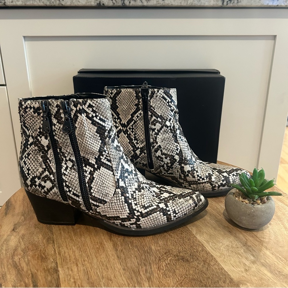 GUESS Black/White Western Snakeskin Ankle Boots